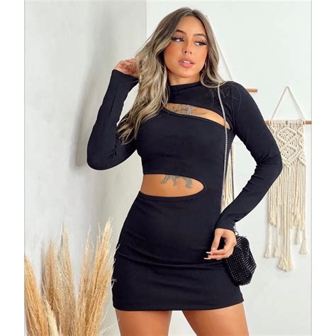 vestido curto aberto na barriga